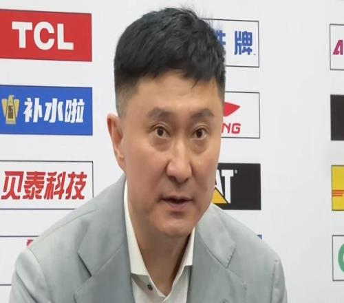 勝廣廈發布會！杜鋒點贊3將頂到四號位齊貢獻，徐杰老大式發言！