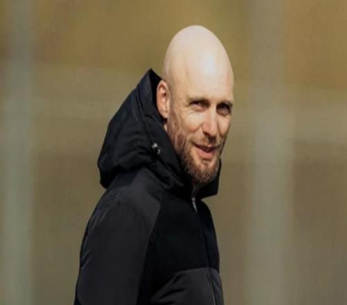 布克：和施洛特貝克的交流很愉快他的言論不是批評多特和我