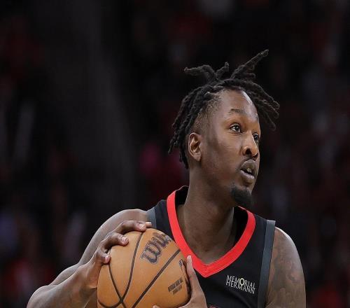 34分大勝爵士！火箭替補迎狂歡：2陣8人登場，邊緣2人組好久不見