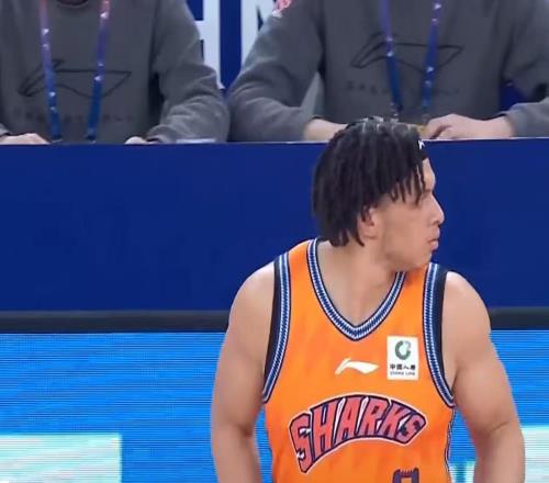 終究還是爆雷了！廣東最大對手疑似出現(xiàn)內訌，保送杜鋒進總決賽