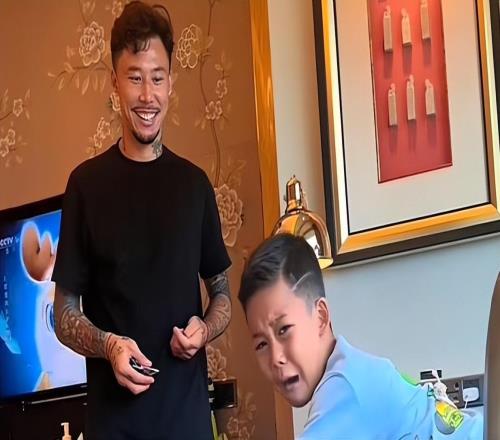 魯能原本到嘴邊的本土大魚，如今卻加盟成都蓉城爆發，將坐穩主力