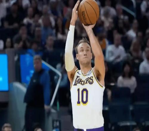 湖人雙核傷退，17號秀坐穿板凳雷迪克死不用他，今夏恐白送！