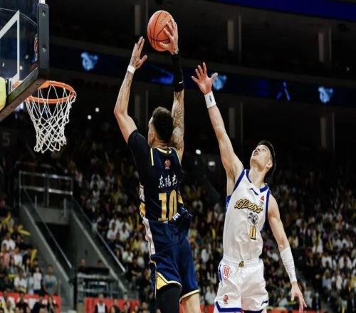 10080!廣東隊戰勝廣廈男籃,豪取三連勝!