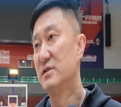 备战山东!萨姆纳与萨林杰未随队,杜锋提伤病直指困难!