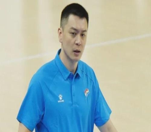 廣東為何能贏廣廈20分杜鋒大罵裁判被追罰！楊鳴王博一針見血