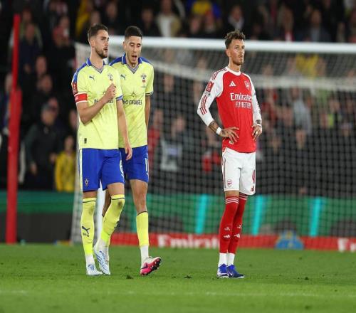 13天連丟2冠阿森納球迷怒沖官推：可悲+羞恥的掉鏈子隊塔帥滾蛋