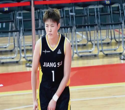 轟16+6！中國女籃22歲1米84射手崛起：三分45.2%，宮魯鳴等到她