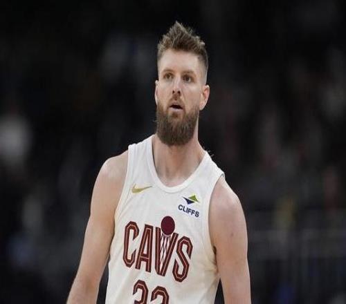 阿特金森：迪恩韋德開(kāi)始進(jìn)行場(chǎng)上訓(xùn)練泰森有望趕上季后賽