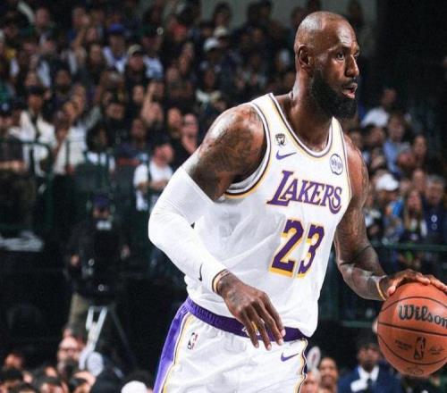 完敗!老詹30+9+15肯納德三雙,狀元43+9創(chuàng)兩紀(jì)錄,艾頓難堪大任