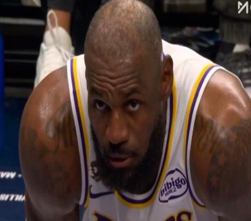 51+45！詹姆斯?jié)M眼看去，都是自己19歲的樣子！