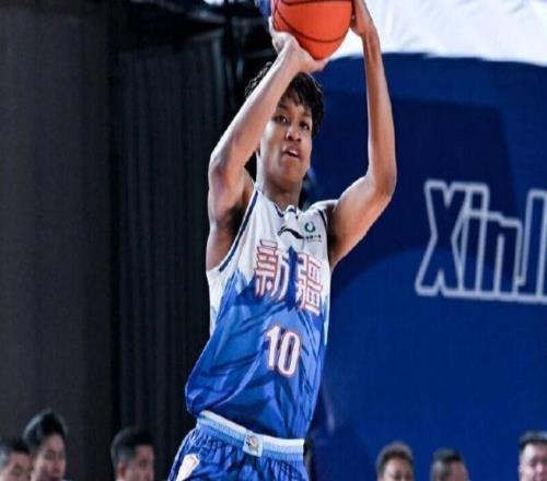 傷兵滿營+積極調整,新疆男籃戰績不佳,但未來可期