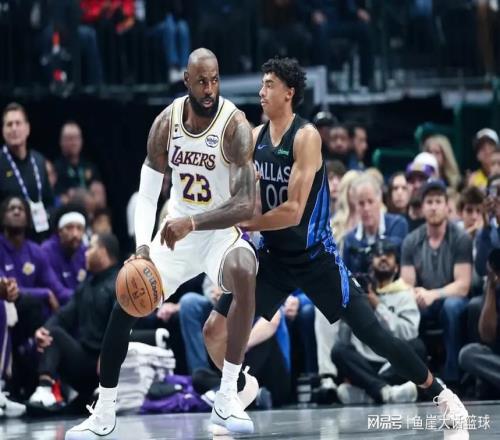 湖人輸球還暴露兩難題，詹姆斯苦不堪言！雷迪克該批，一人成關鍵