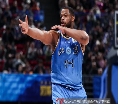 媒體人認(rèn)為斯佩爾曼是本賽季北京隊(duì)的重要球員之一，但他不應(yīng)該多次挑戰(zhàn)主教練的權(quán)威_CBA直播