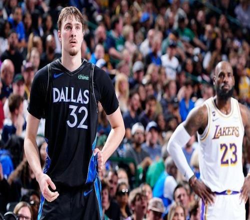 Flagg連砍45分打臉湖人，19歲新秀把詹皇逼成空砍群主