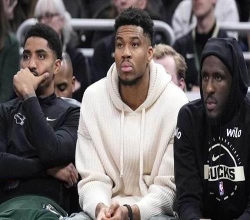 字母哥自曝沒(méi)傷遭調(diào)查！雄鹿殘陣死磕籃網(wǎng)，這擺爛局絕了！