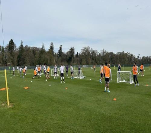 曼聯(lián)官方：利桑德羅馬丁內(nèi)斯今日參加了完整合練