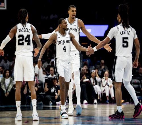 卡斯爾19+11+13馬刺戰(zhàn)勝76人收獲60勝,文班亞馬17分傷退