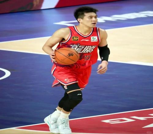 郭艾倫被騙近千萬,專家:運動員需要財商教育