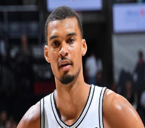 突然受傷！文班亞馬拼了，確實(shí)很想要MVP！