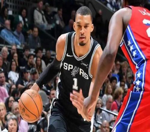 文班亞馬拿17分但傷退!馬刺迎賽季第60勝,恩比德19罰轟34+12