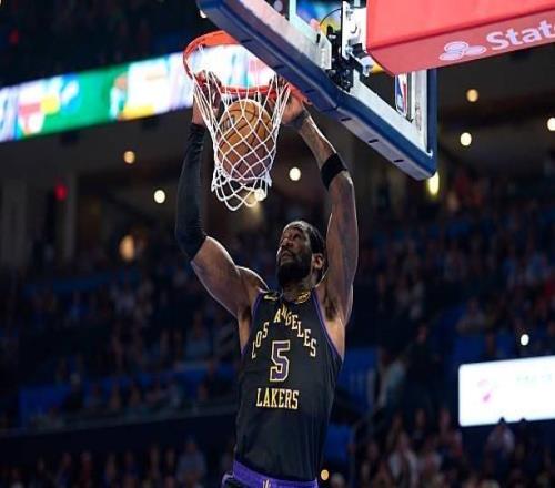 寧可用第三中鋒也不給他機(jī)會，湖人對于艾頓的使用明顯存在問題