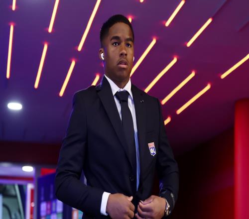 皇馬18歲新星玩FIFA愛上查爾頓，30年時(shí)空錯(cuò)位