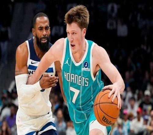 三球命中255個(gè)三分僅落后克努佩爾10個(gè)三分球之爭(zhēng)竟成黃蜂內(nèi)戰(zhàn)