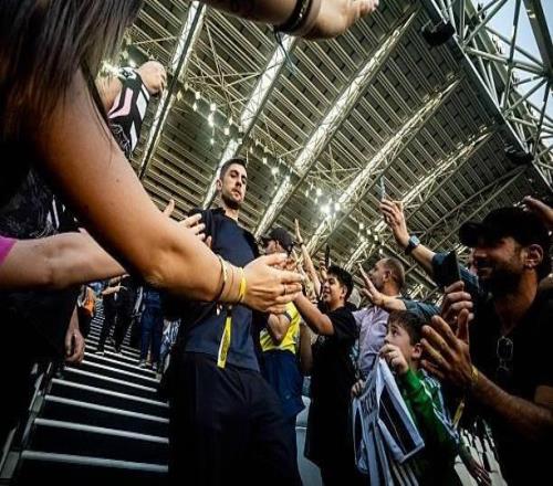 多家意媒:佩林半場(chǎng)被換下是因?yàn)樾⊥燃∪獠贿m