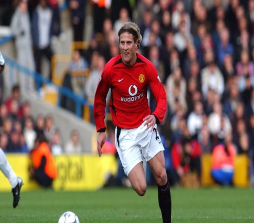 曼聯(lián)5前鋒擠破門，弗格森還嫌不夠：花690萬偷簽他