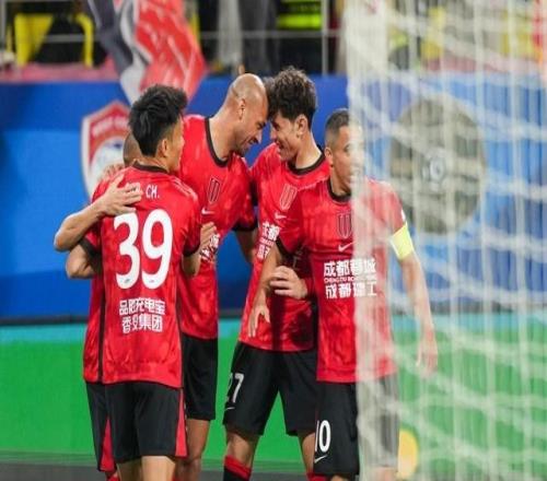 重慶銅梁龍、遼寧鐵人領(lǐng)跑積分榜，今年中超，輪到申花海港玩“逆襲”