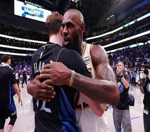 NBA湖人再次惨败雷霆,詹姆斯出于战略考量被雪藏