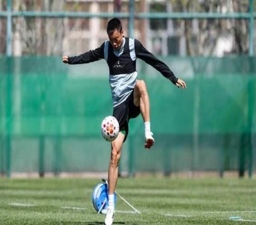 CCTV5+直播，國安沖擊主場首勝，李磊PK韋林頓，成都4叉戟猛攻