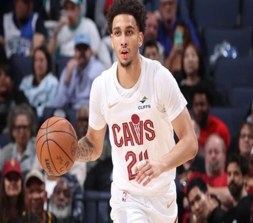 進(jìn)攻端依然表現(xiàn)不佳，但騎士后場新秀在防守端卻刷出了存在感