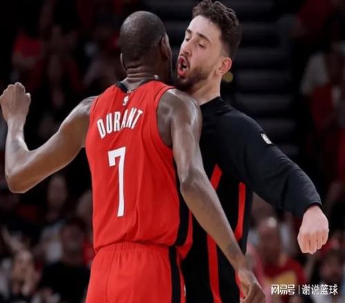 火箭大逆轉(zhuǎn)戰(zhàn)績(jī)追平湖人，兩數(shù)據(jù)碾壓對(duì)手造翻盤，替補(bǔ)前鋒成奇兵