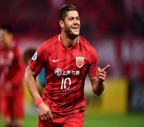 喜訊！上港唯一有實力跟楊希競爭主力的強援即將復出，值得期待