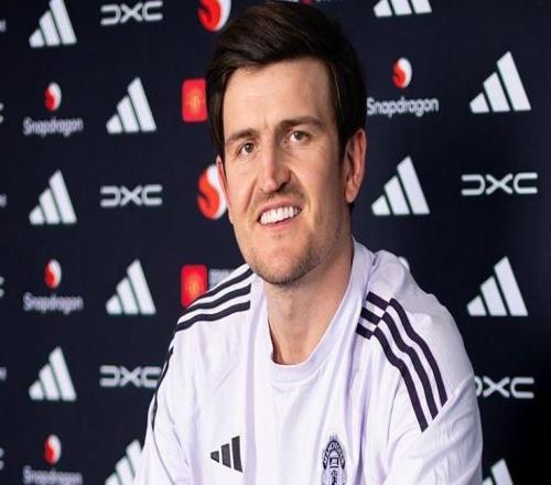 马奎尔8000万身价跌成"底薪老将",曼联却抢着续约