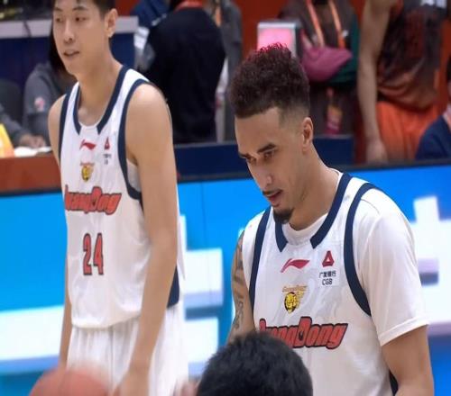 杜鋒不尊重天賦廣東男籃離隊第三人曝光，曾被視為加強版張鎮麟