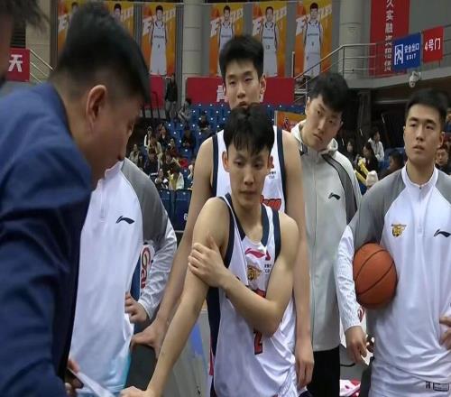 廣東男籃加時險勝青島北京男籃力克廣州廣廈把山東男籃打出四強