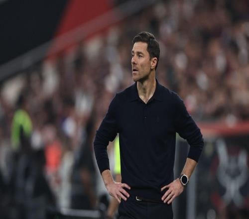 利物浦04崩盤后，球迷現(xiàn)場喊了18個月前拒絕的人