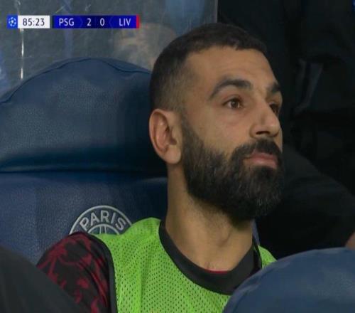 不吵不鬧！利物浦完敗巴黎薩拉赫枯坐板凳賽后婉拒采訪默默離開