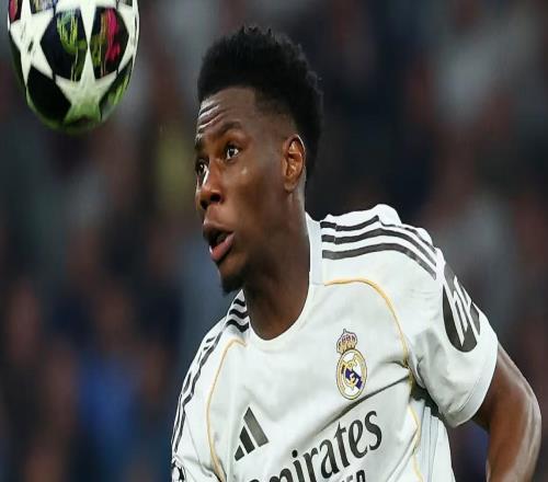 阿斯：楚阿梅尼次回合停賽，皇馬可能會找一名中后衛(wèi)客串后腰