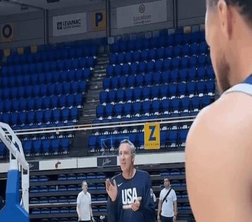 庫里傷停27場復出后，連續(xù)命中地板反彈三分神操作