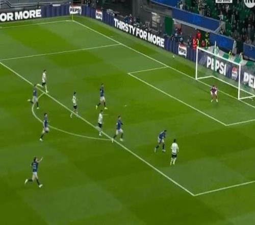 拉亞4分鐘連撲2單刀，阿森納門將位被"二房東"整活了