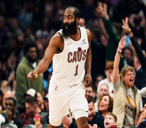 騎士贏球卻暴露難題，哈登有好有壞！米切爾該夸，湖人舊將該棄用