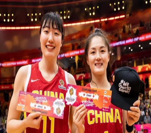 宮魯鳴慧眼識珠！1.87米3D鋒線造黑七奇跡：場均13+3穩(wěn)坐女籃輪換