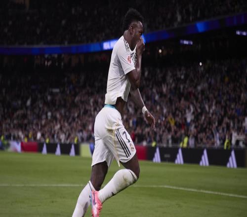 范德法特：維尼修斯很惹人煩，他一碰就倒然后希望對(duì)手被罰下