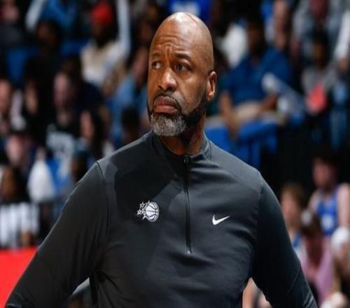 Fischer：杜馬斯有意聘請莫斯利擔任鵜鶘下一任主教練