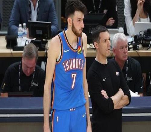 切特：我們信任主帥的每一句話他對比賽的影響力已達(dá)到最高水平