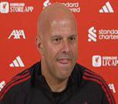 斯洛特40慘敗后聽(tīng)到球迷唱歌，瞬間破防