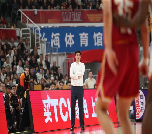 山西輸球！全隊拒回更衣室！球員努力球隊掙扎，向潘江提五個問題